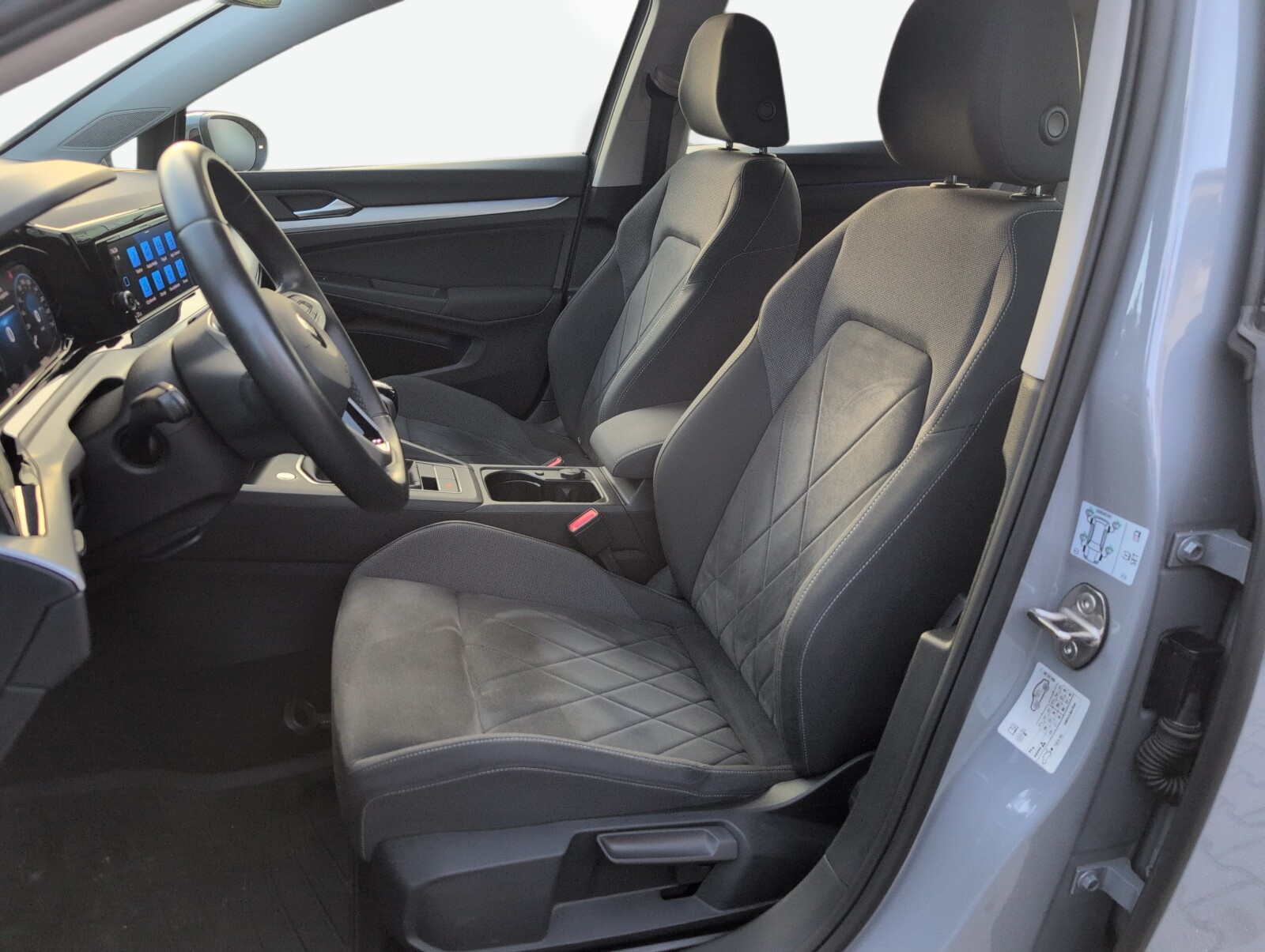 Volkswagen Golf - zdjęcie 16