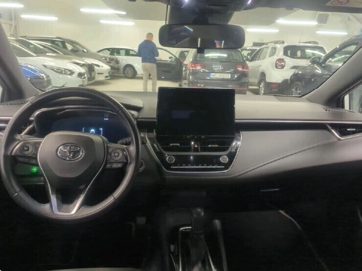 Toyota Corolla - zdjęcie 5