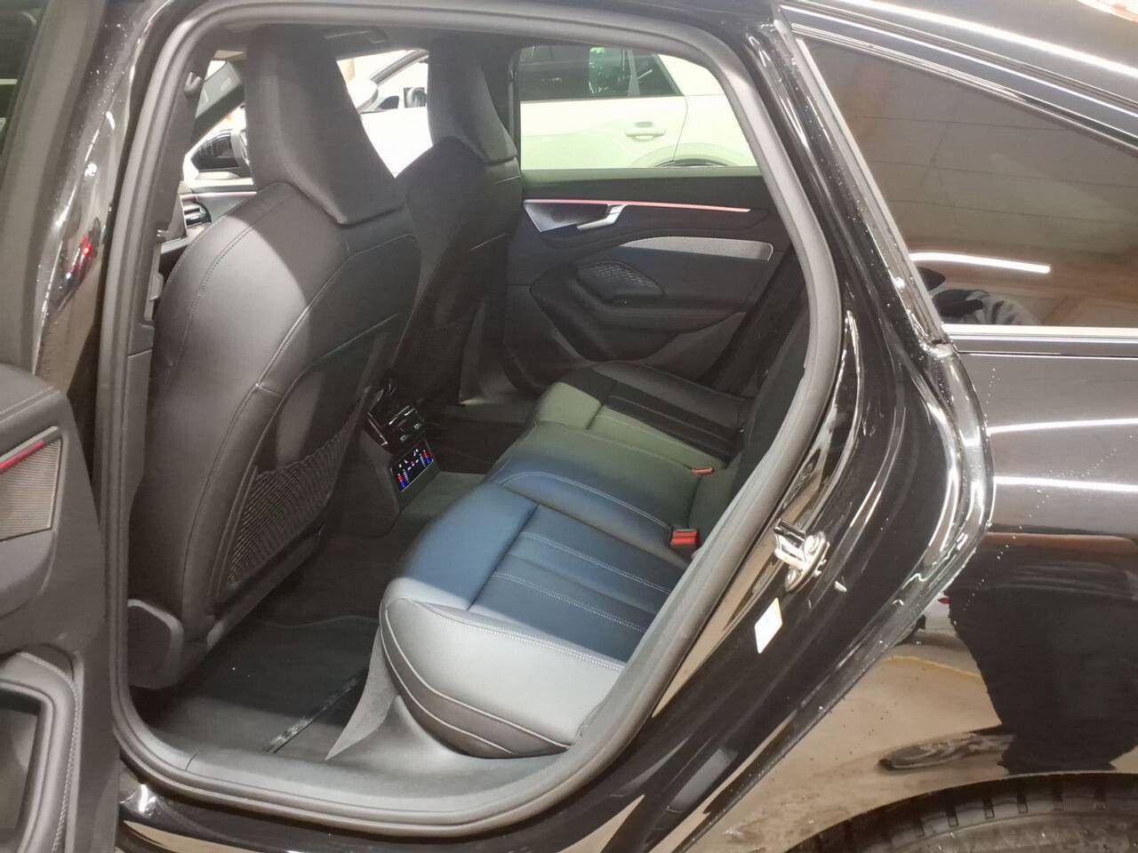 Audi A6 Limousine - zdjęcie 4