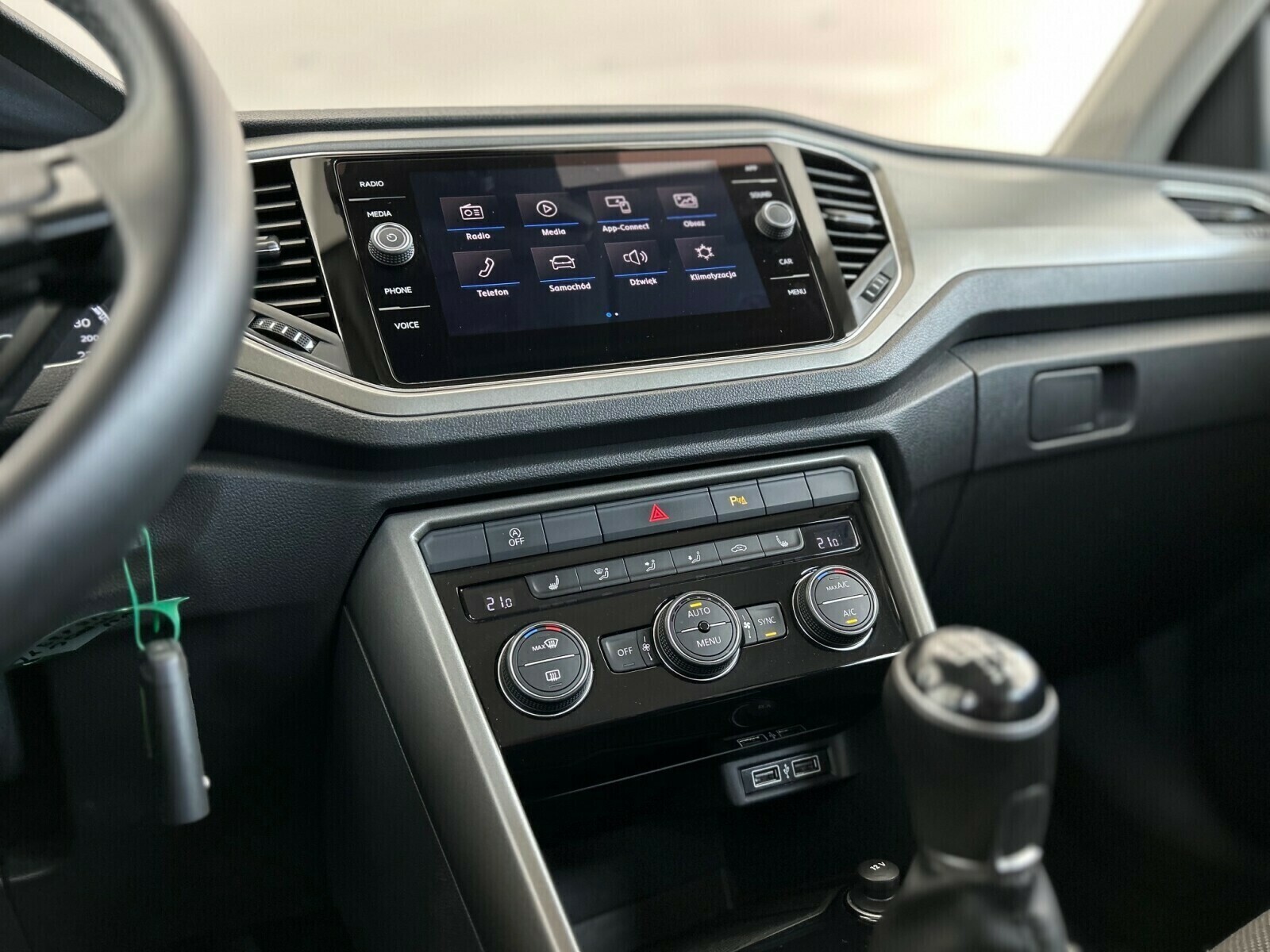 Volkswagen T-Roc - zdjęcie 16