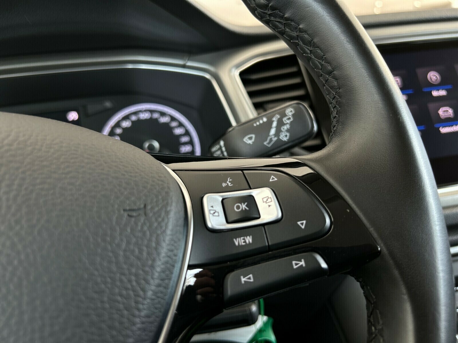 Volkswagen T-Roc - zdjęcie 20