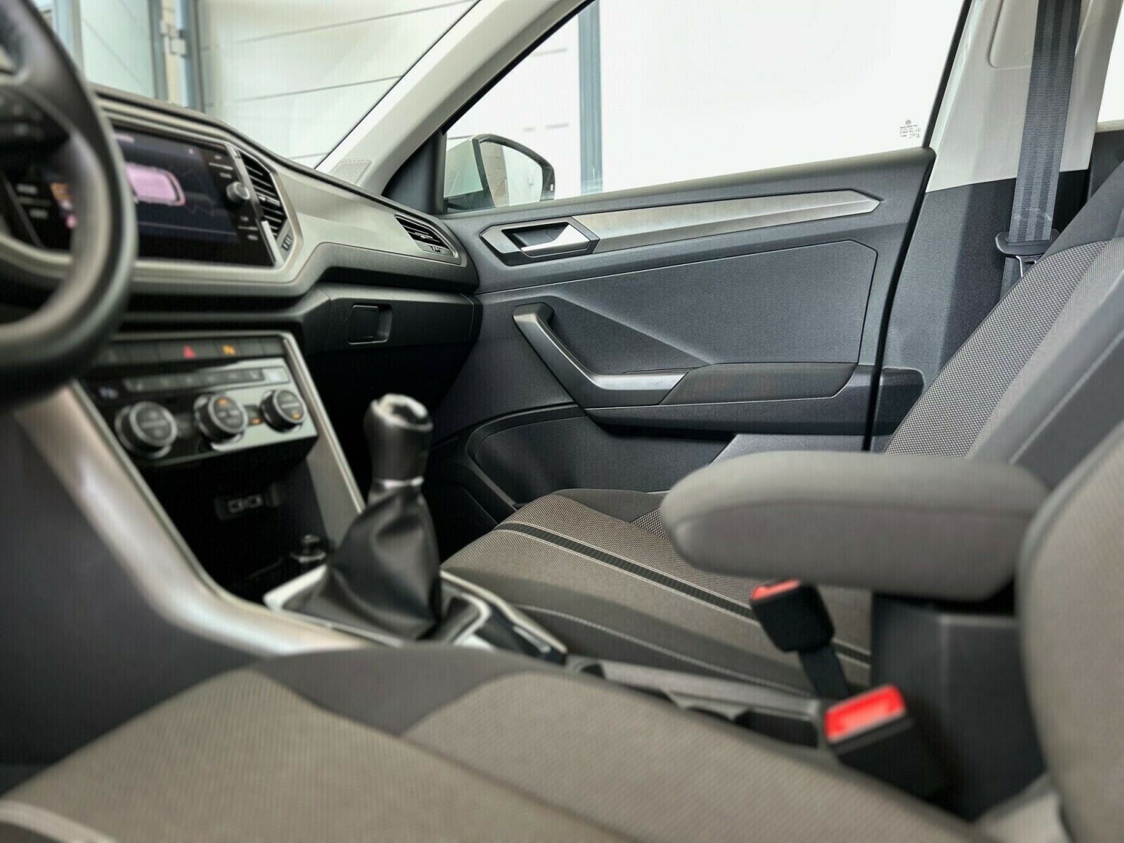 Volkswagen T-Roc - zdjęcie 12