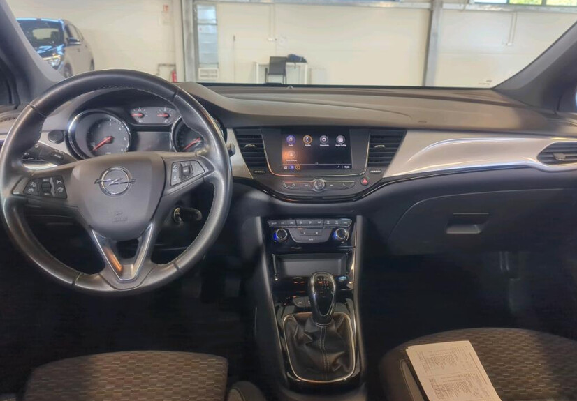 Opel Astra - zdjęcie 4