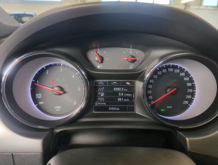 Opel Astra - zdjęcie 6