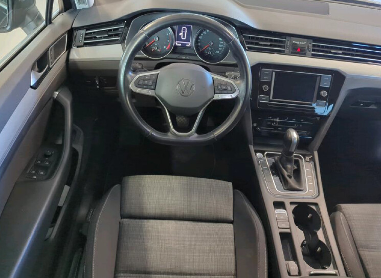 Volkswagen Passat Variant - zdjęcie 3