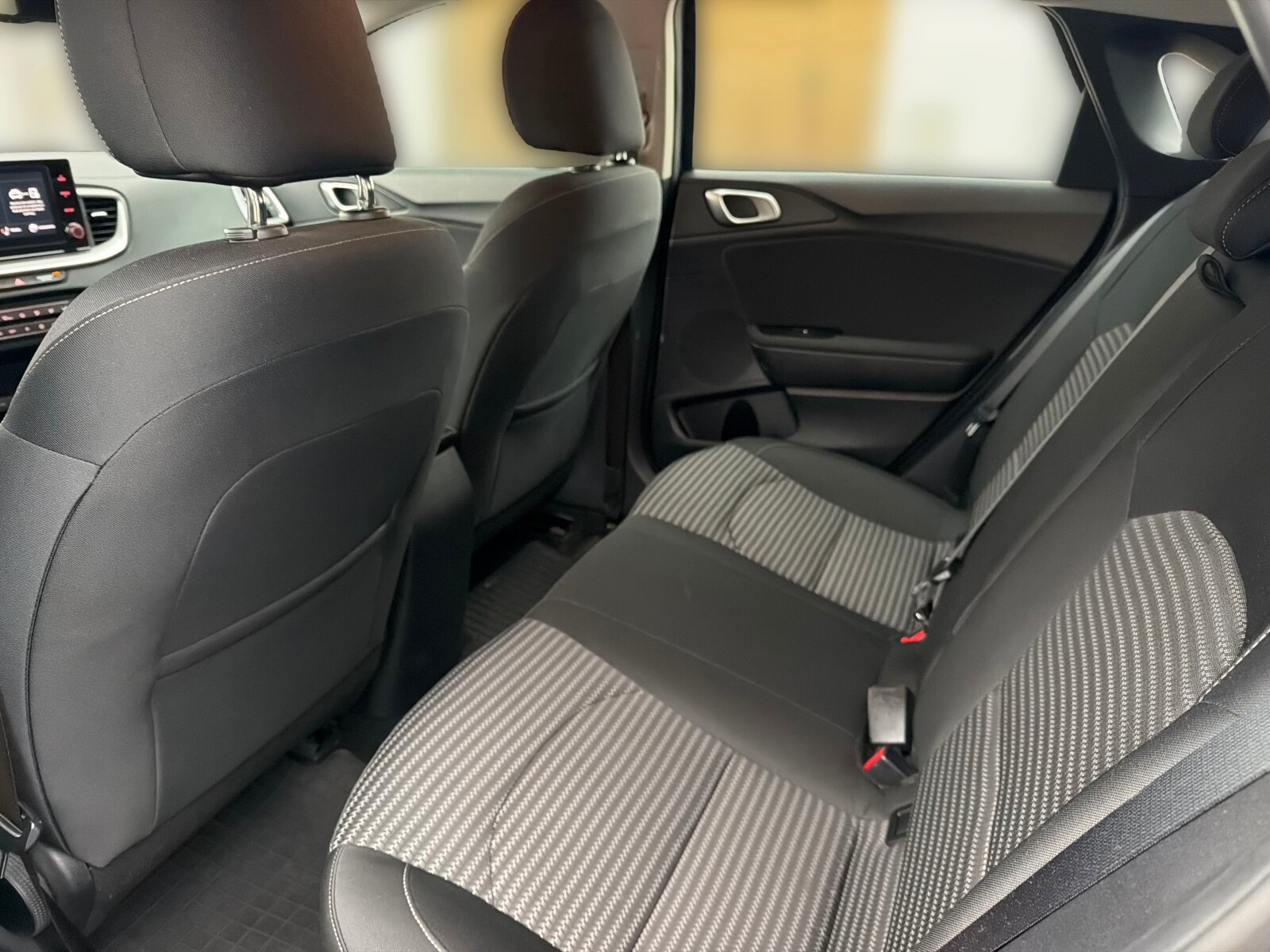 Kia Ceed - zdjęcie 12
