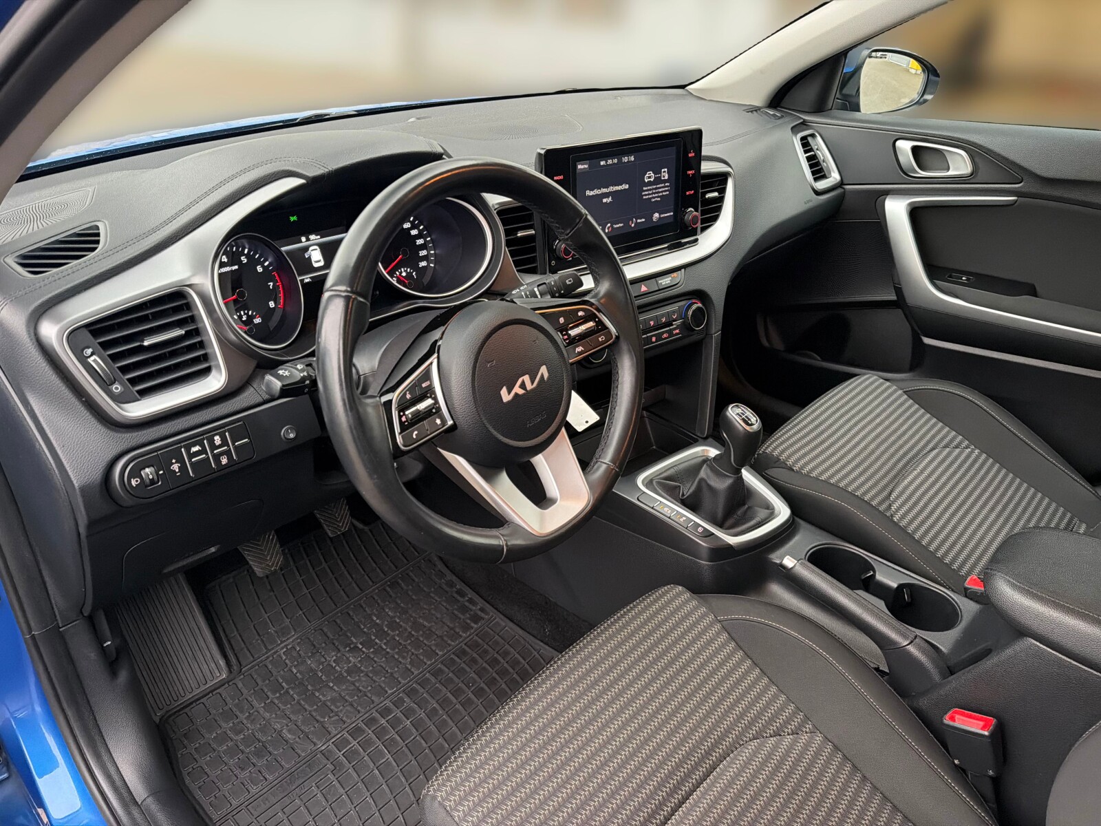 Kia Ceed - zdjęcie 9