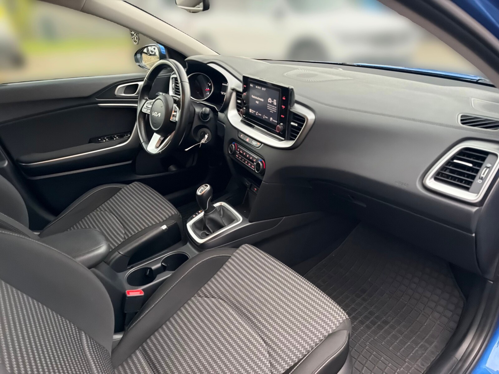 Kia Ceed - zdjęcie 16