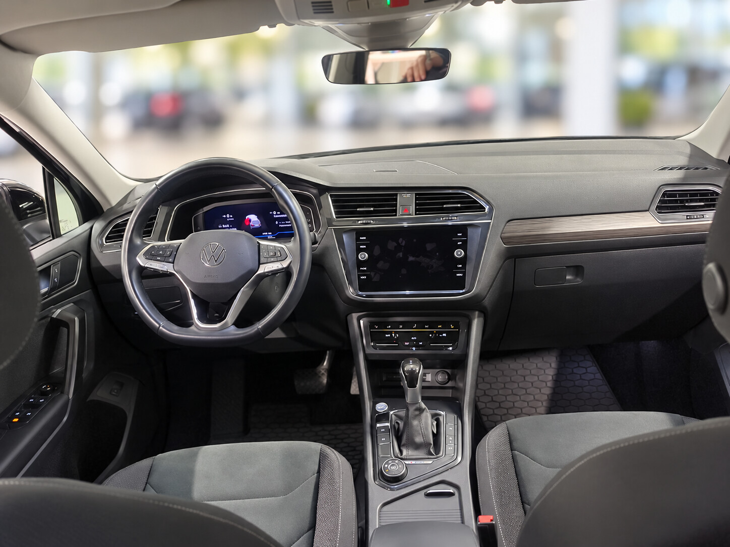 Volkswagen Tiguan Allspace - zdjęcie 2