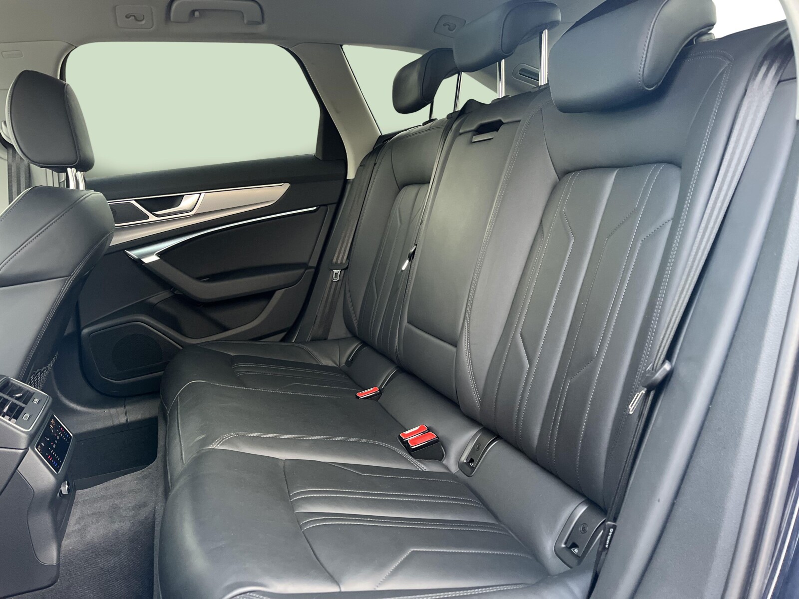 Audi A6 Avant - zdjęcie 14