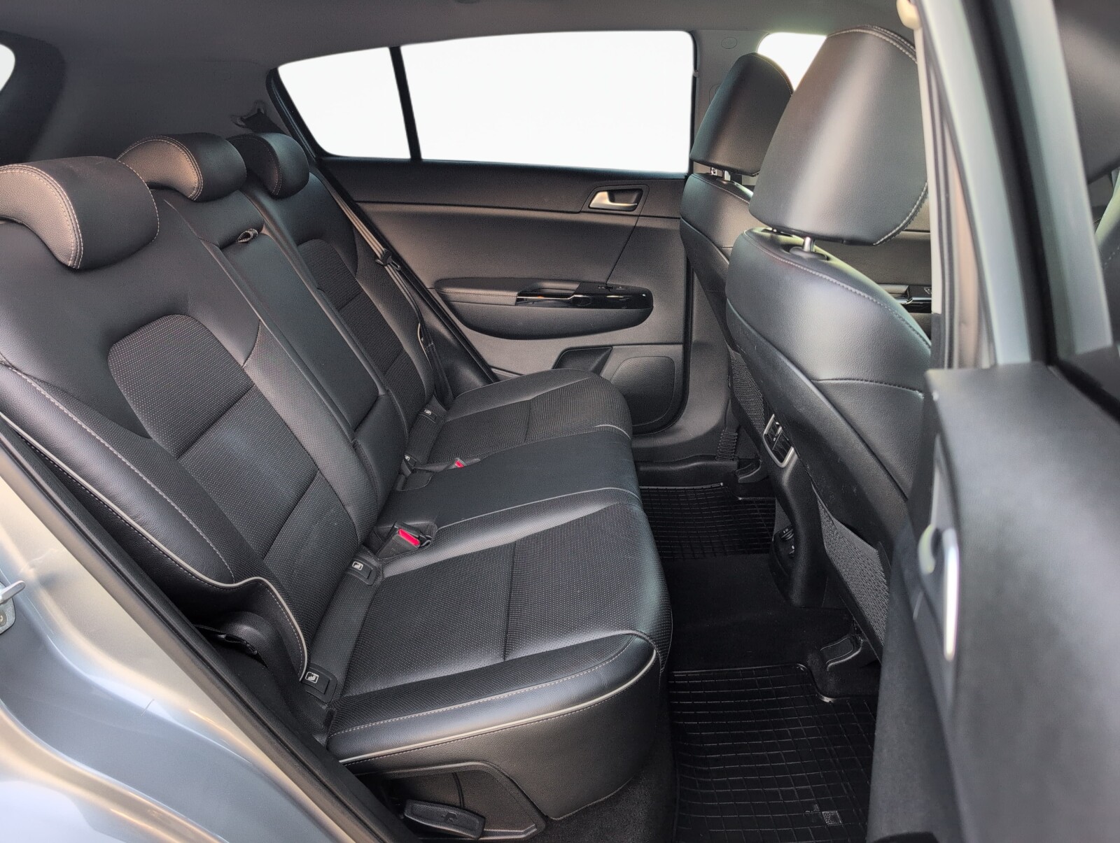 Kia Sportage - zdjęcie 11
