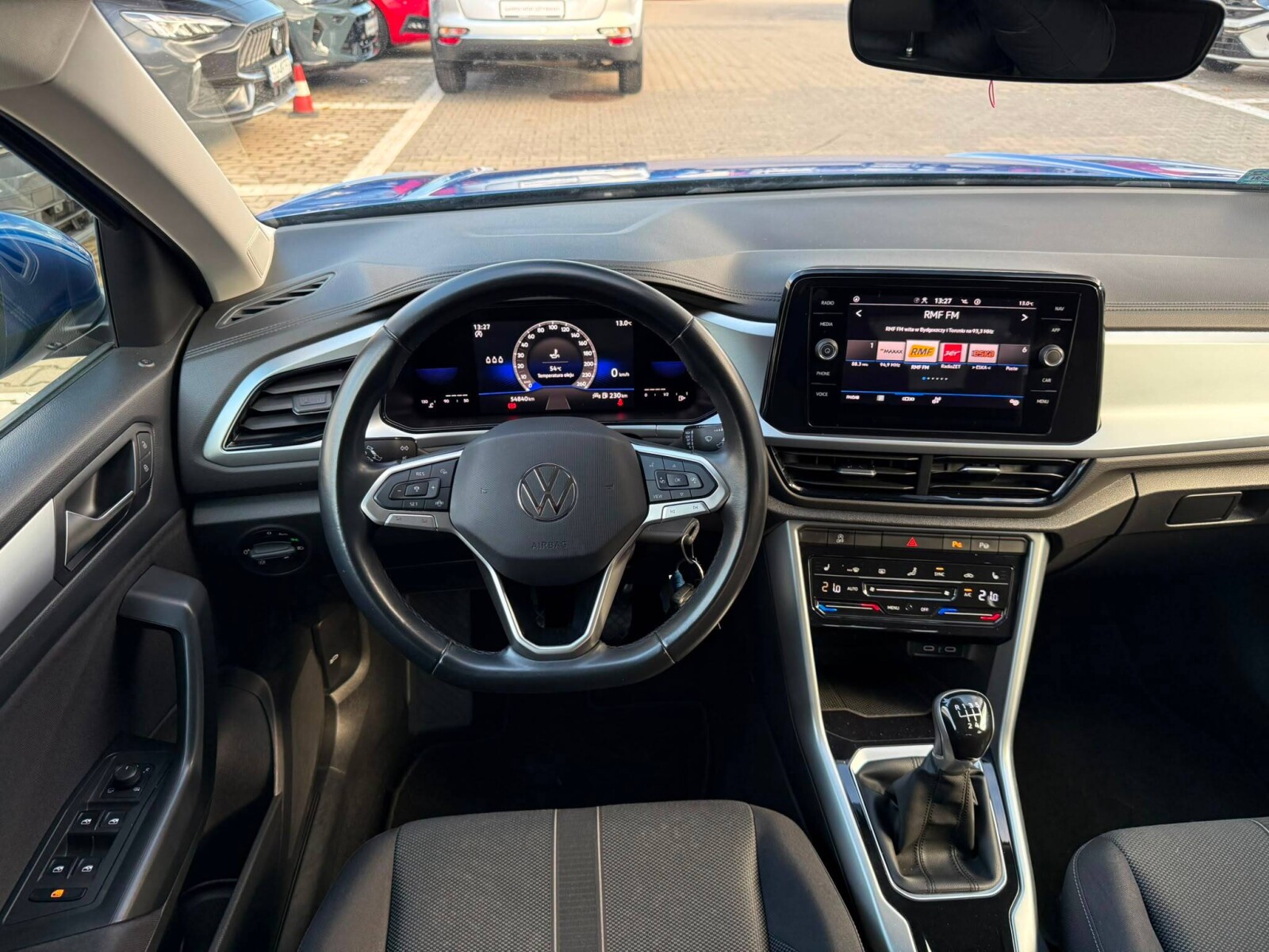 Volkswagen T-Roc - zdjęcie 17