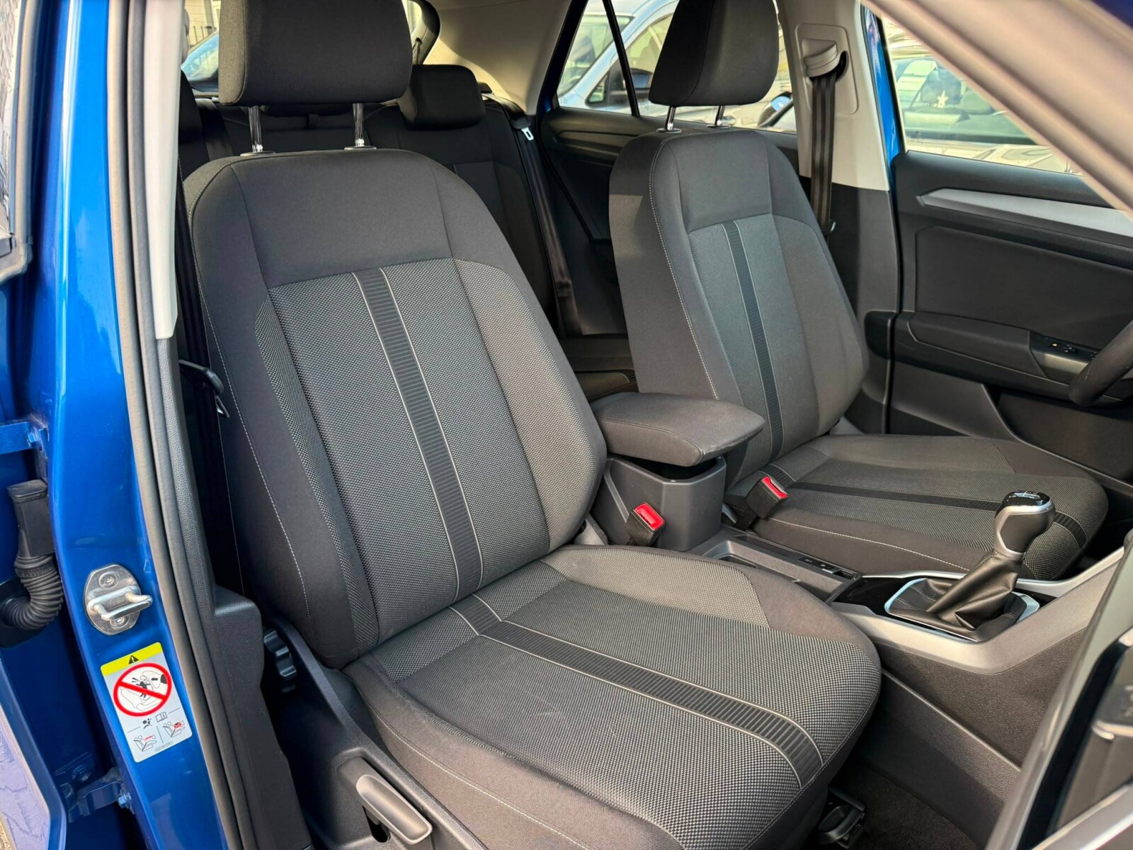 Volkswagen T-Roc - zdjęcie 15