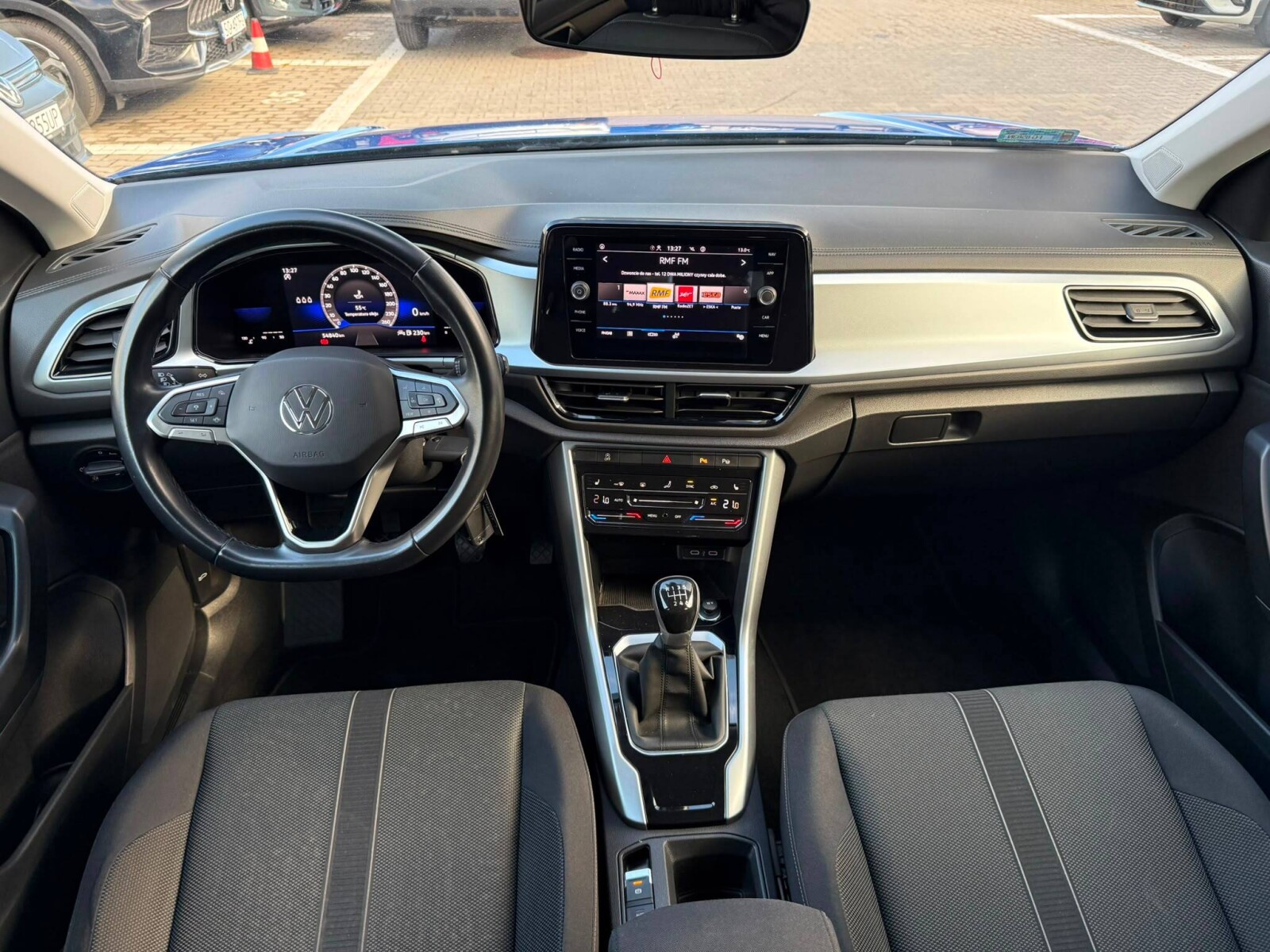Volkswagen T-Roc - zdjęcie 16