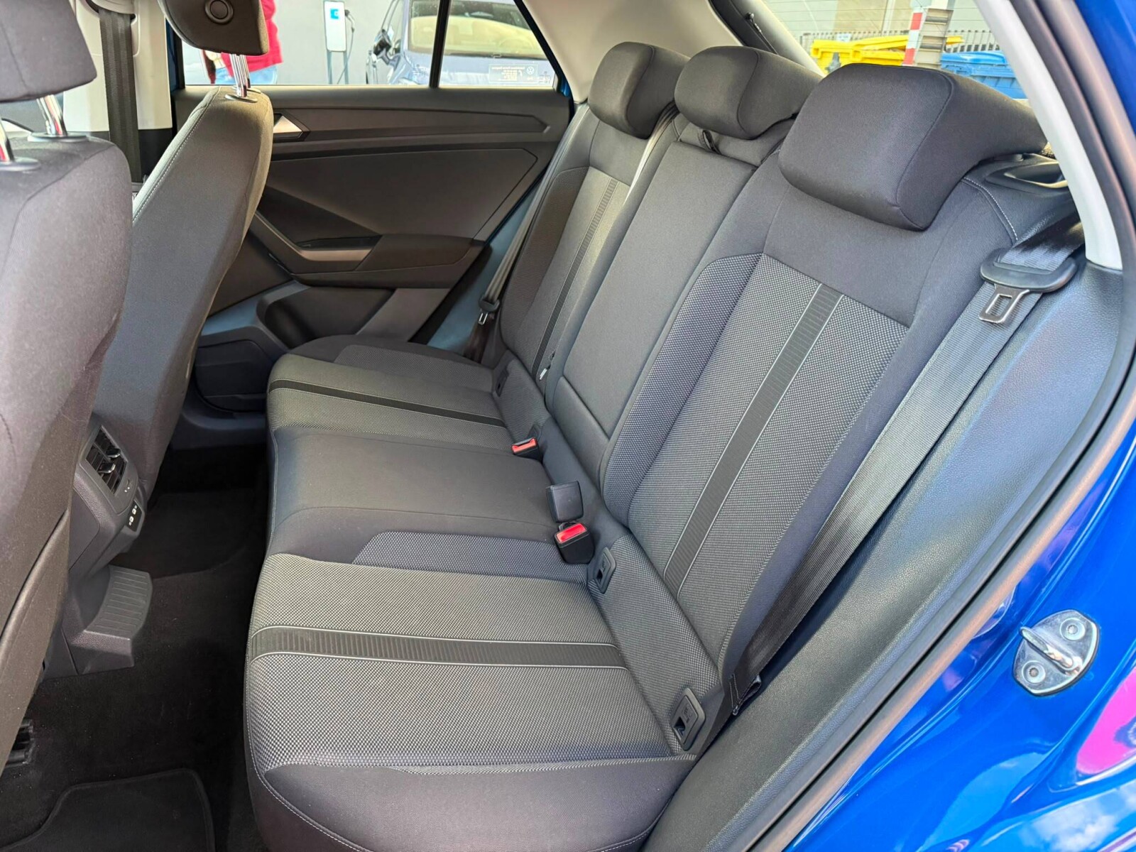 Volkswagen T-Roc - zdjęcie 12