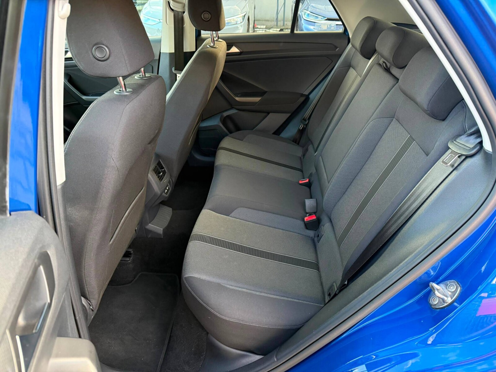 Volkswagen T-Roc - zdjęcie 13