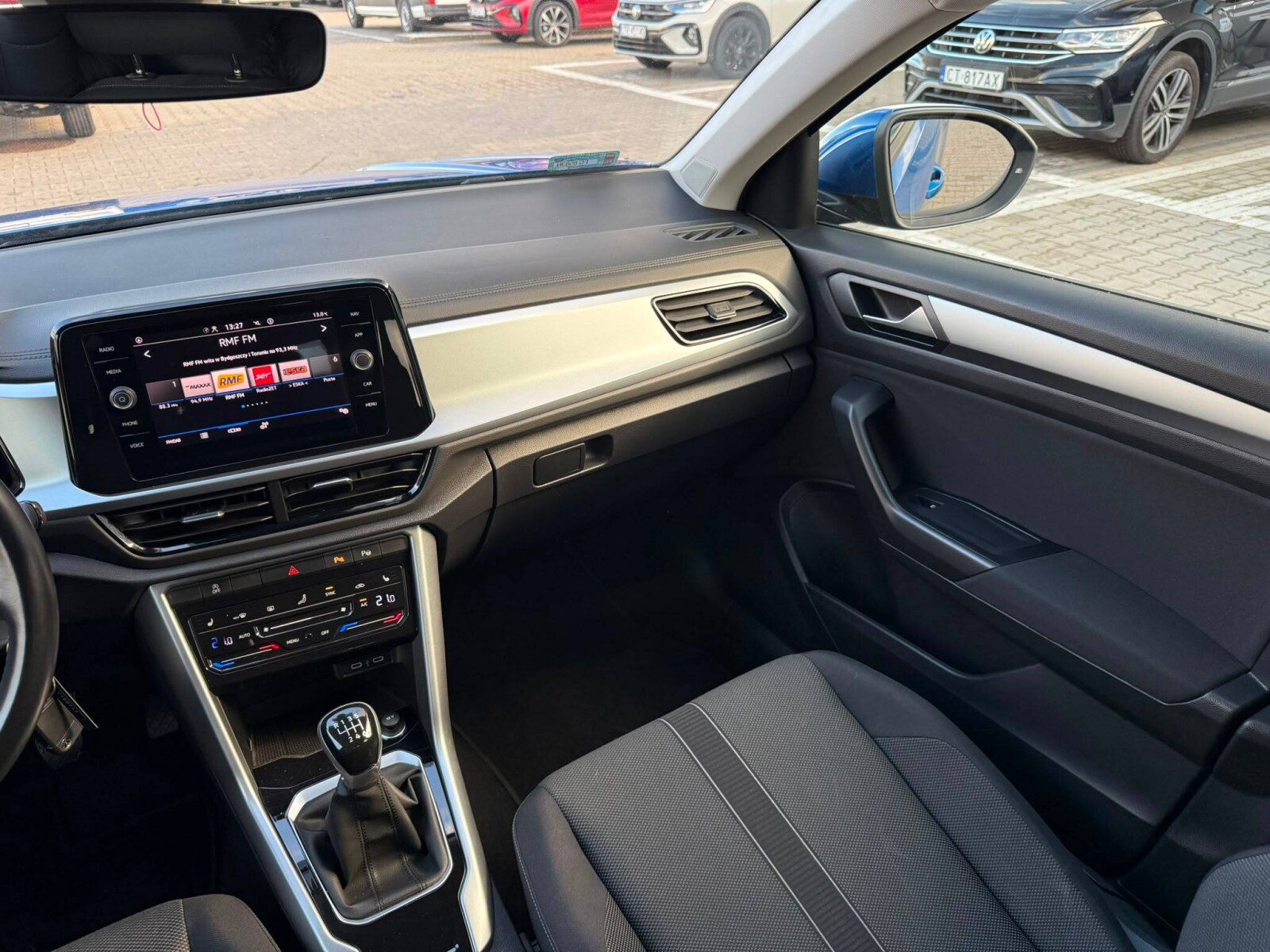Volkswagen T-Roc - zdjęcie 18