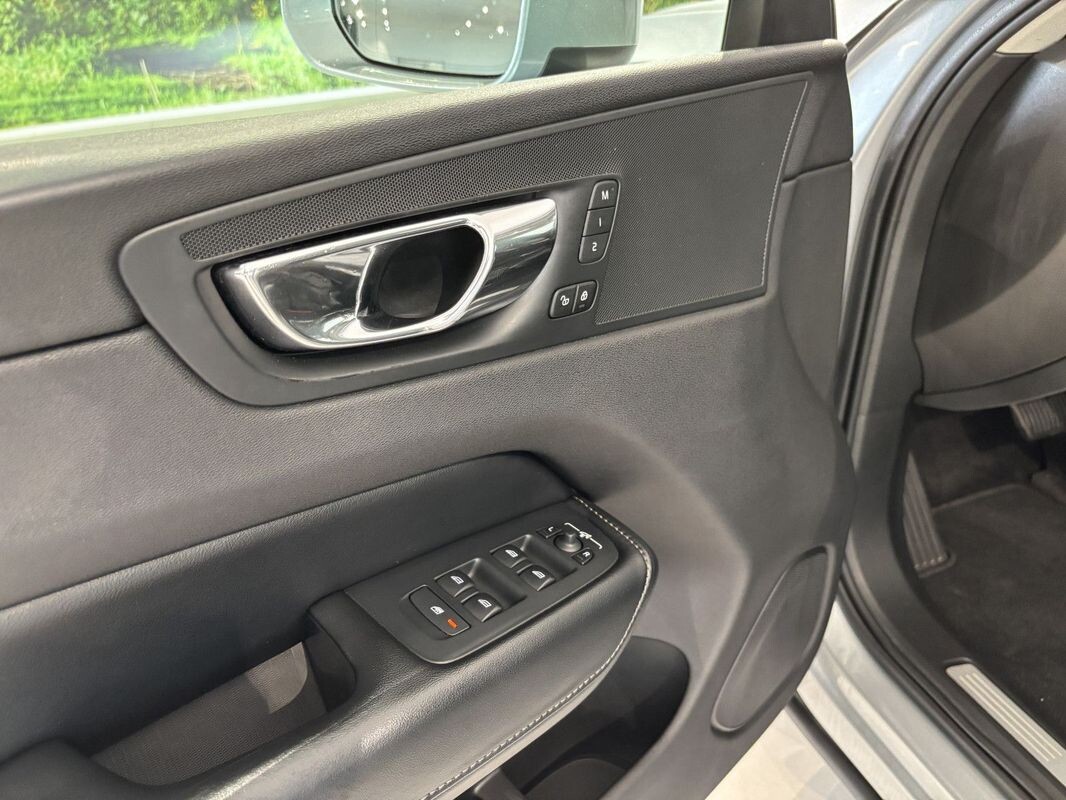 Volvo XC 60 - zdjęcie 2