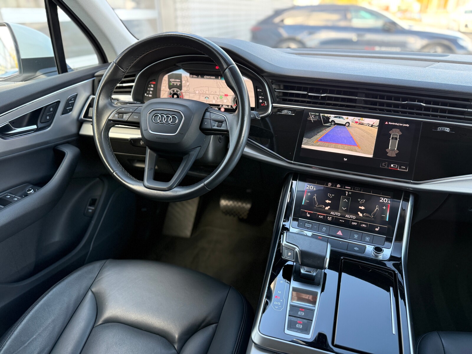 Audi Q7 - zdjęcie 15