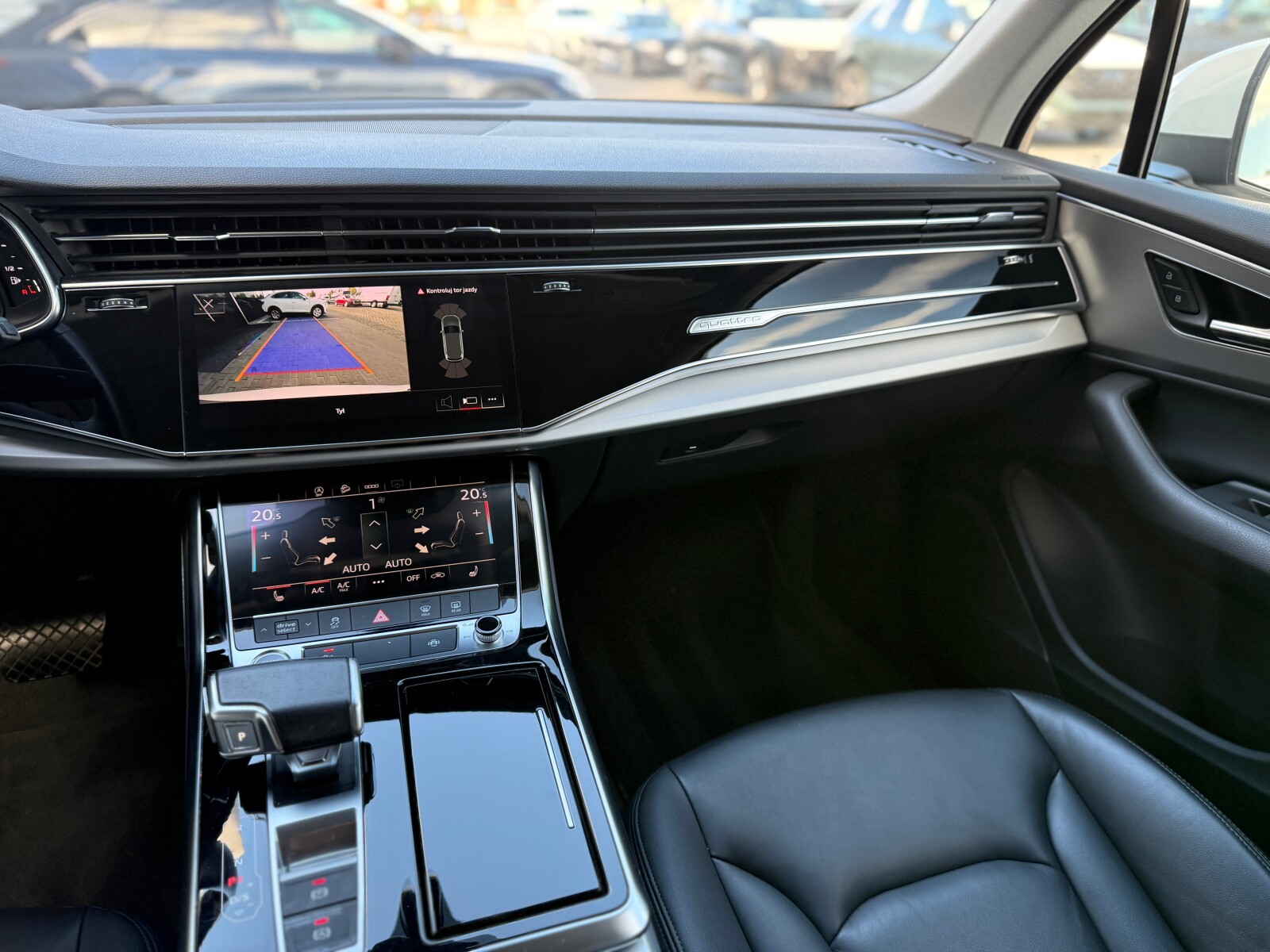 Audi Q7 - zdjęcie 16