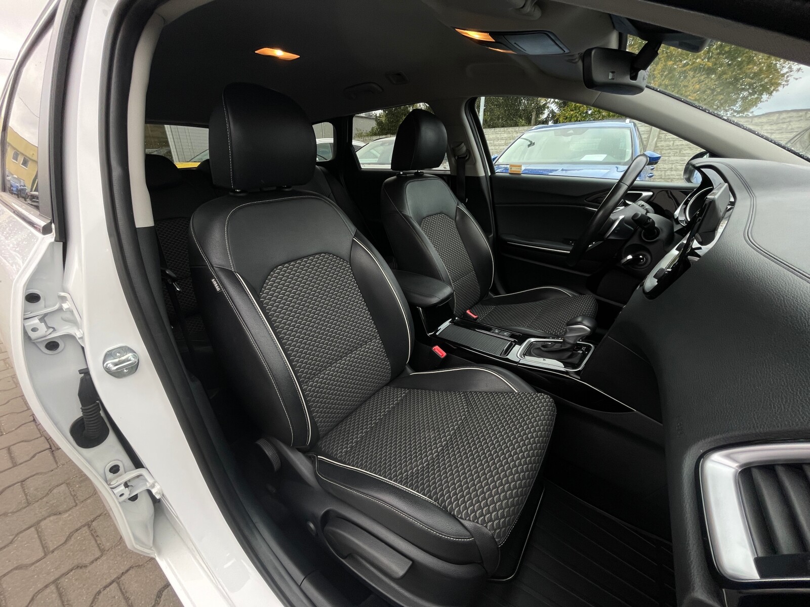 Kia Ceed - zdjęcie 16
