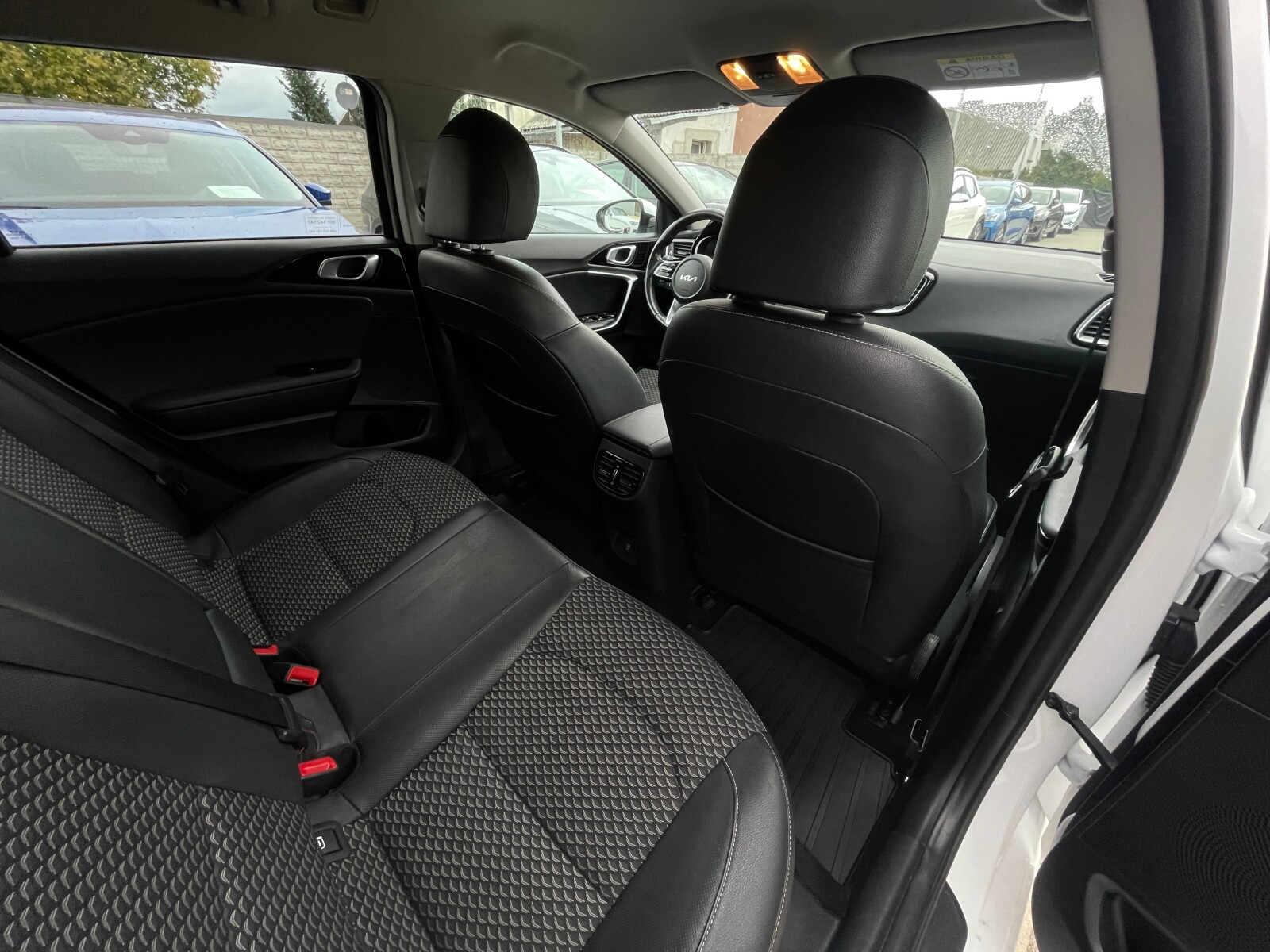 Kia Ceed - zdjęcie 14