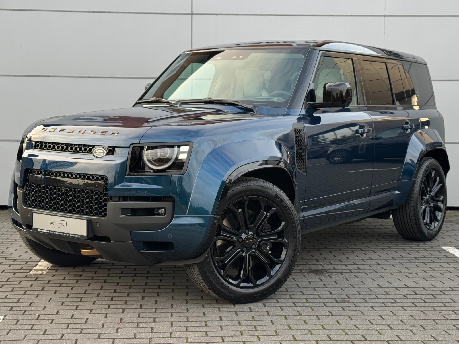 Defender MY27 4.4P V8 540 KM AWD Auto OCTA