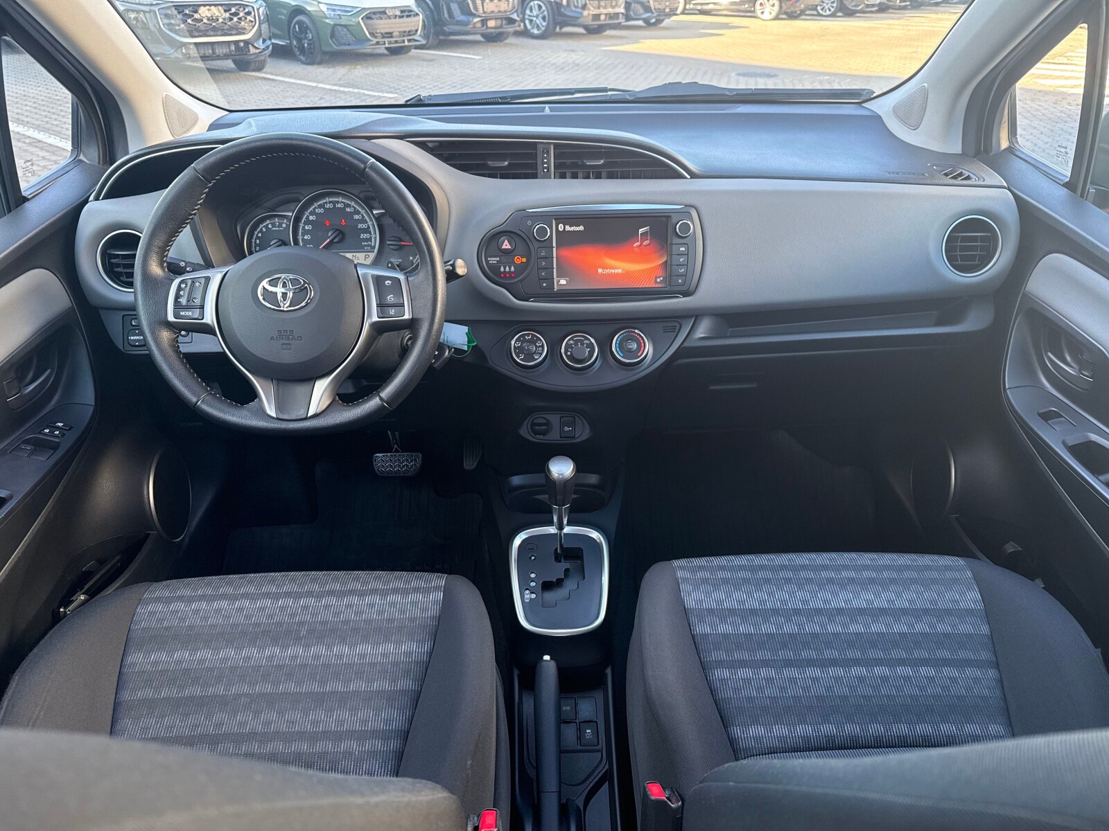 Toyota Yaris - zdjęcie 15