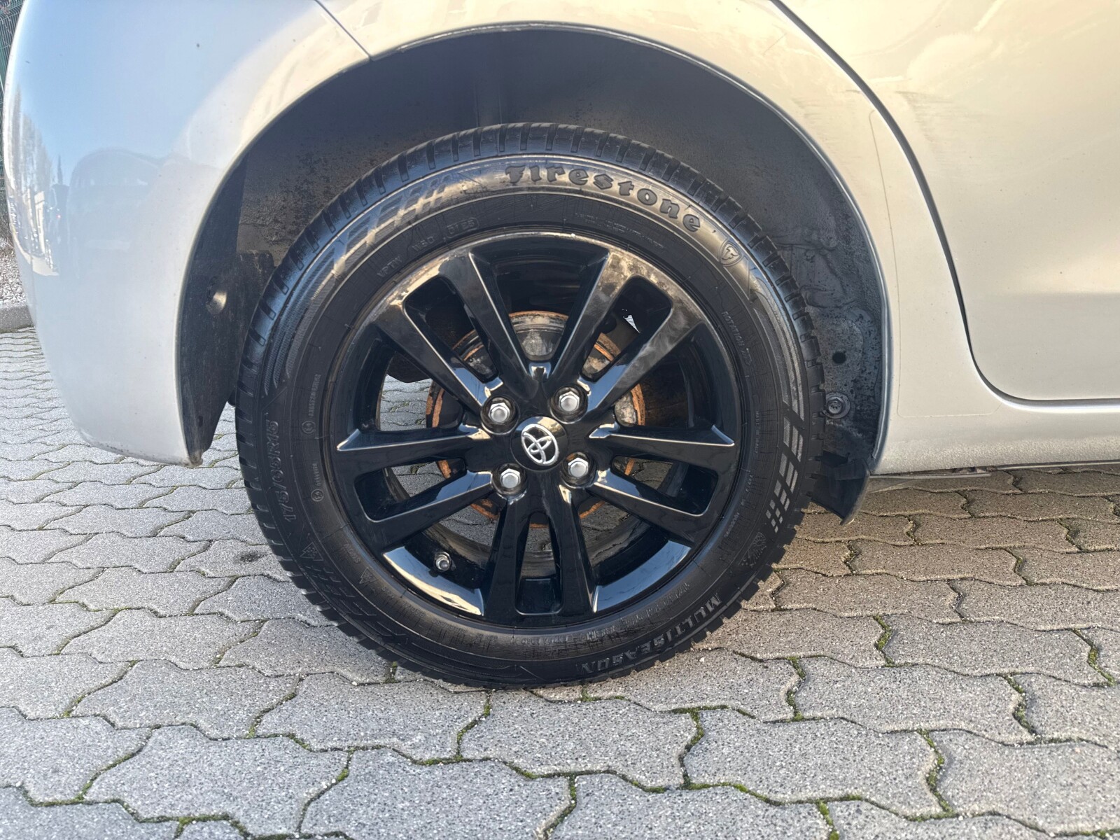 Toyota Yaris - zdjęcie 30