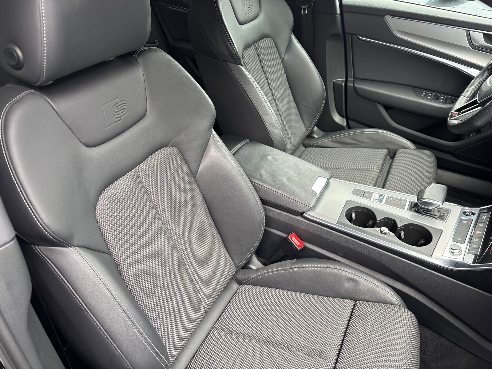 Audi A6 Avant - zdjęcie 32