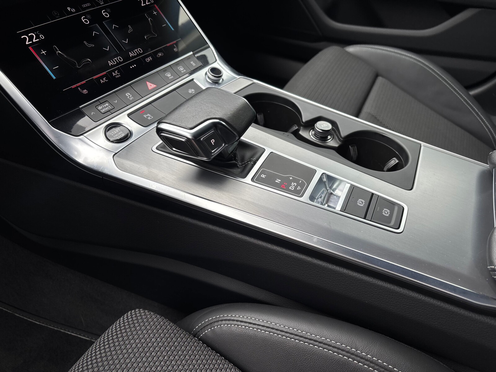 Audi A6 Avant - zdjęcie 17