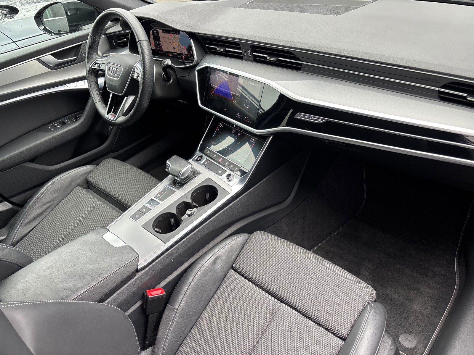 Audi A6 Avant - zdjęcie 31