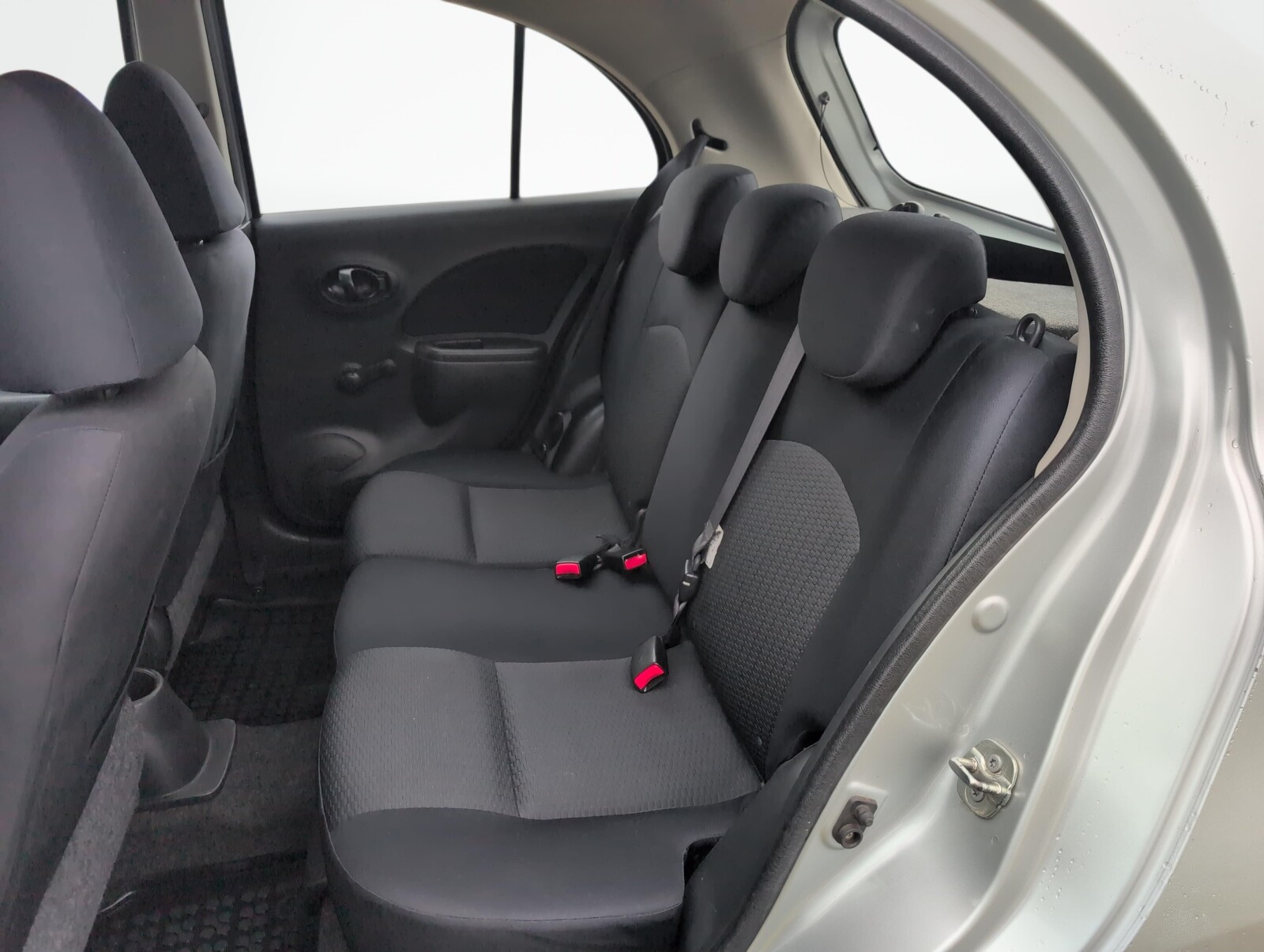 Nissan Micra - zdjęcie 10