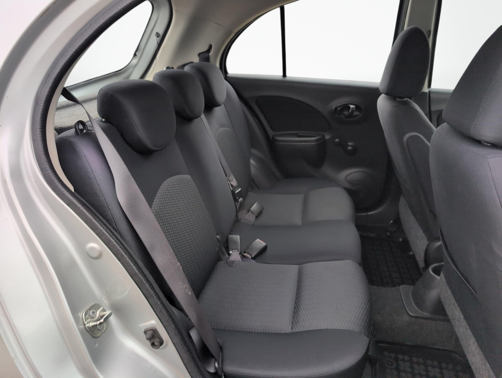 Nissan Micra - zdjęcie 11