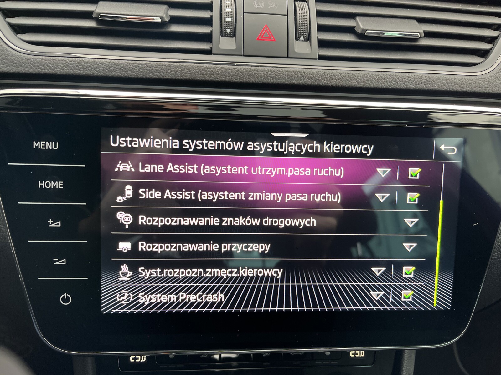 Škoda Superb Combi - zdjęcie 35