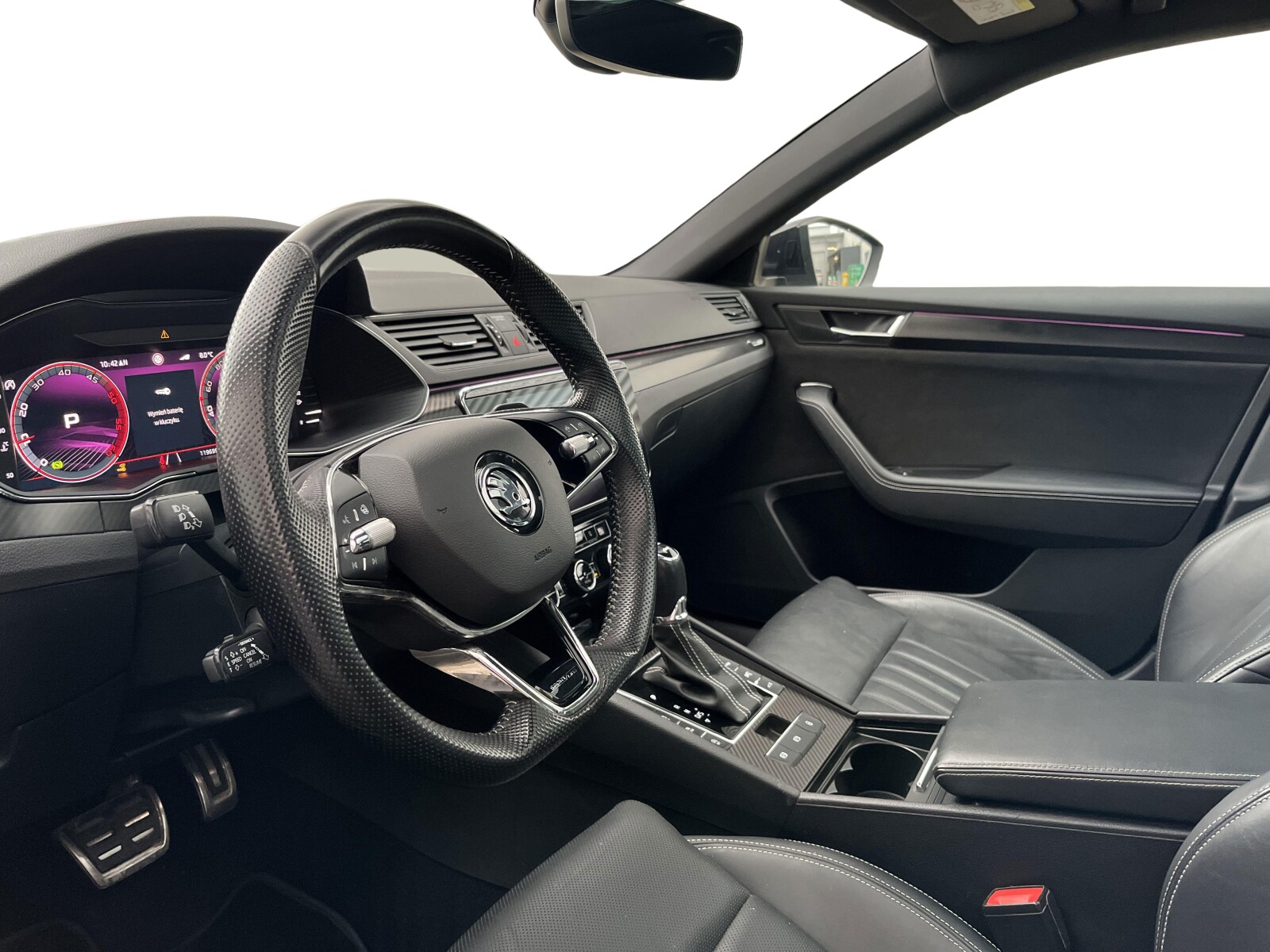 Škoda Superb Combi - zdjęcie 9
