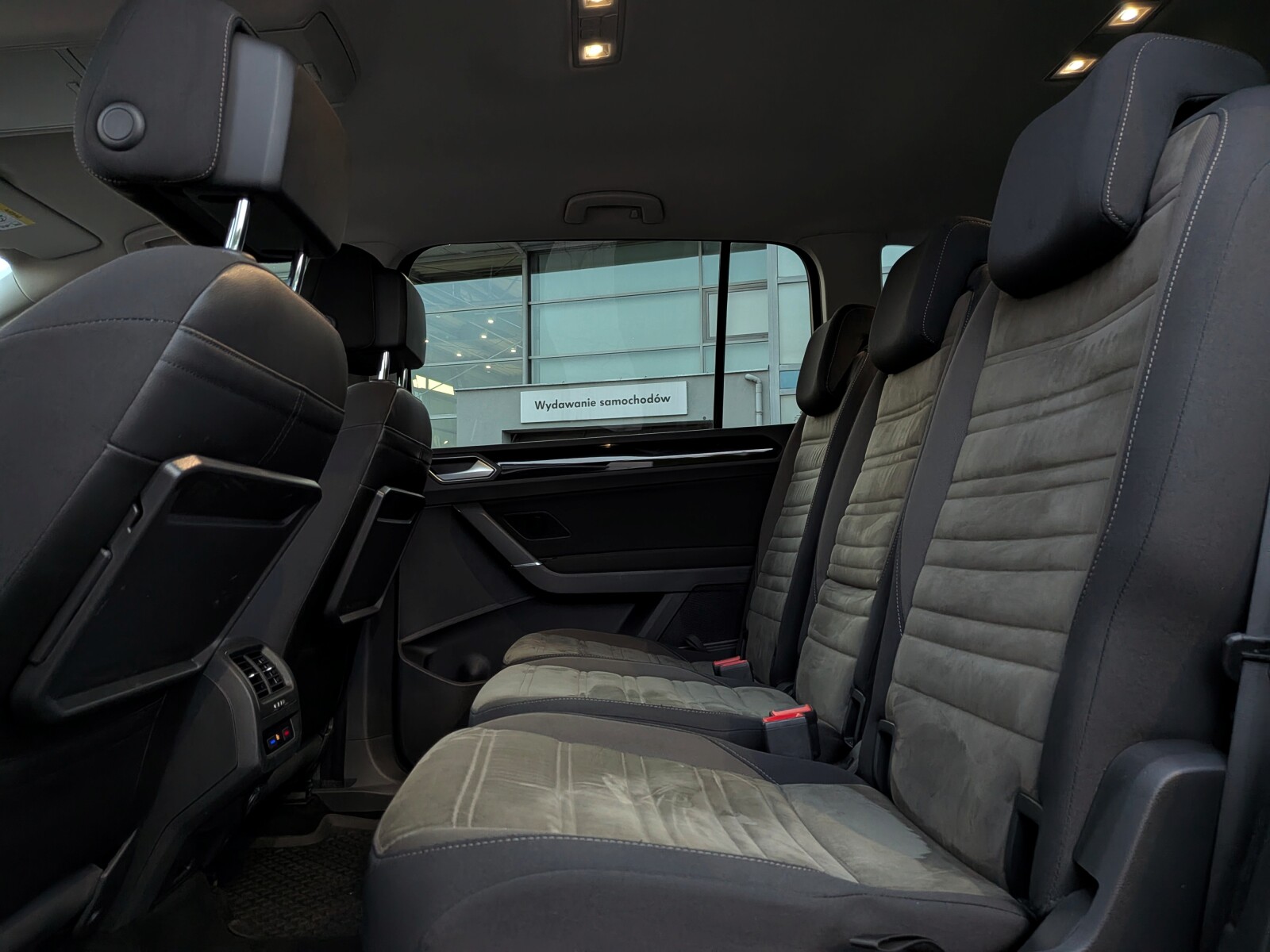 Volkswagen Touran - zdjęcie 10