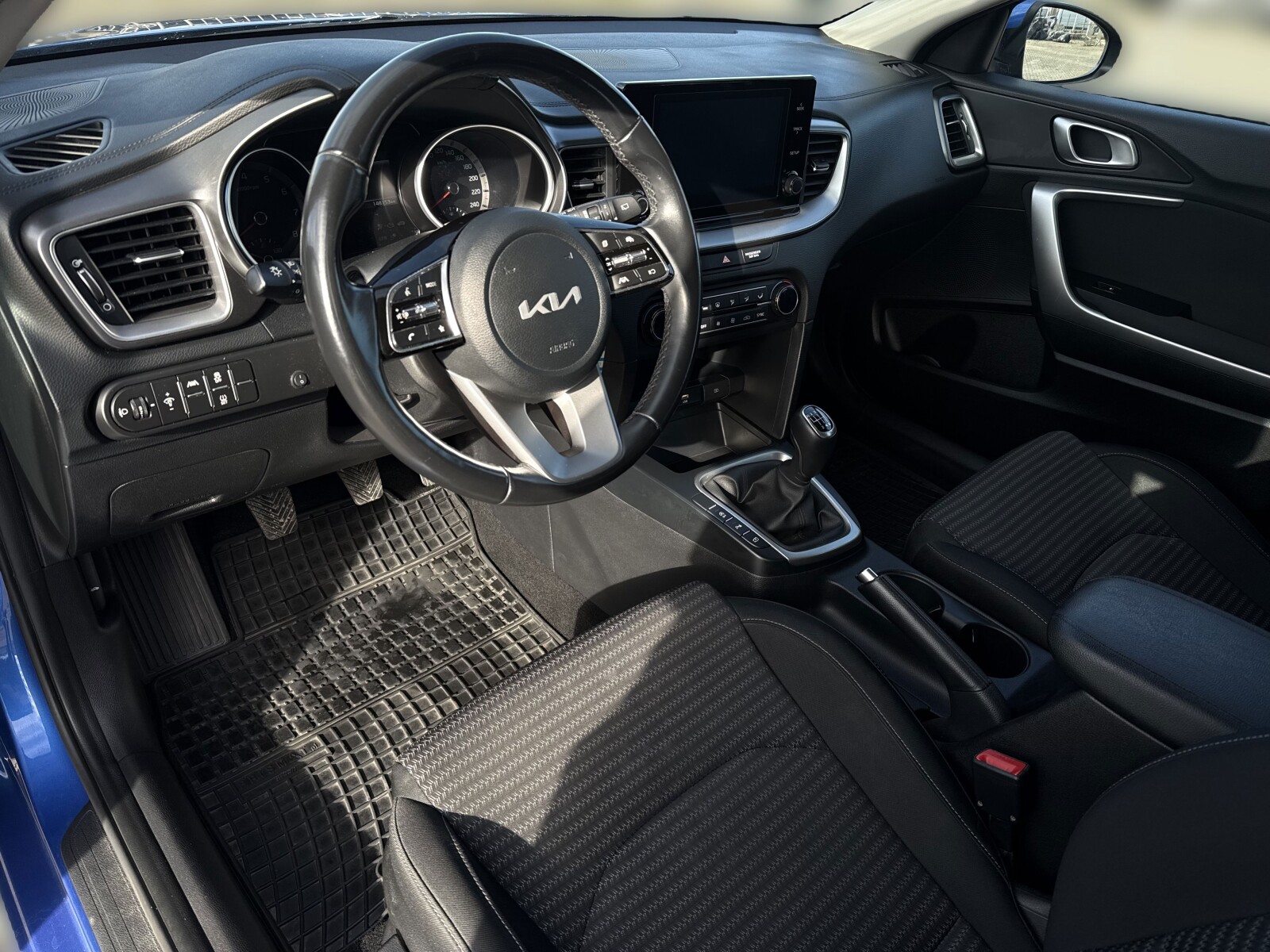 Kia Ceed - zdjęcie 9