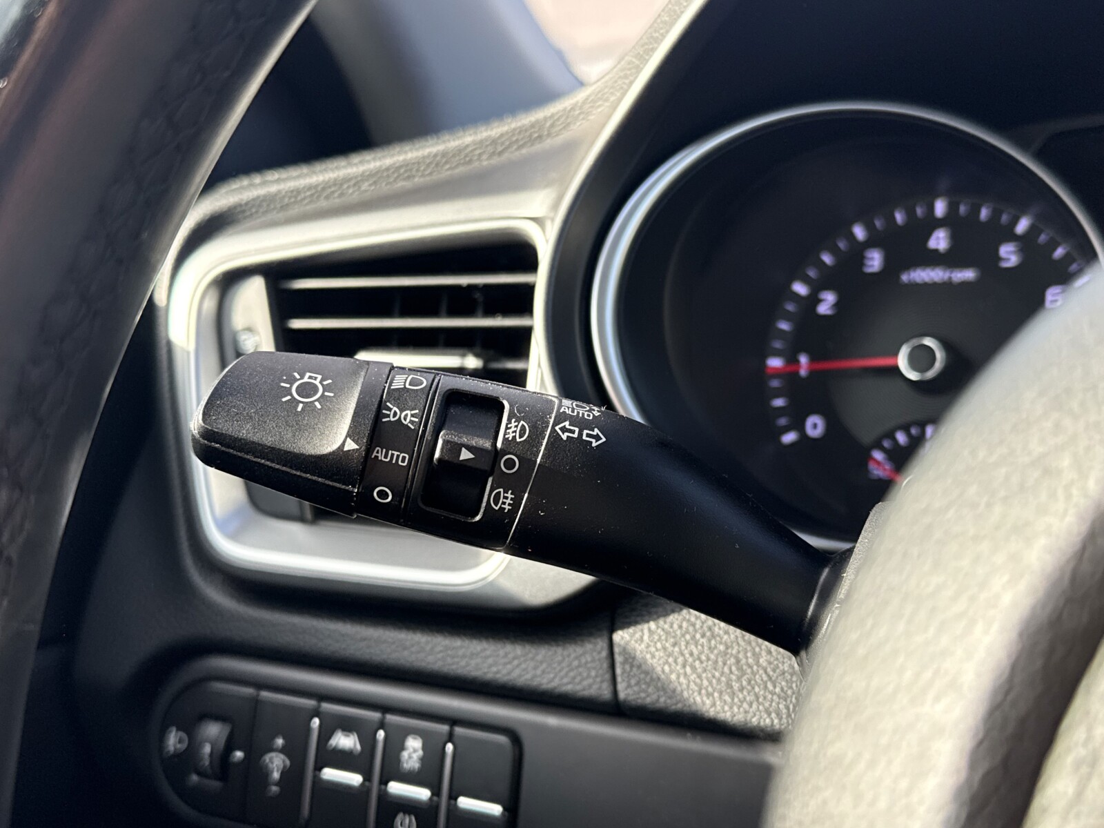 Kia Ceed - zdjęcie 21