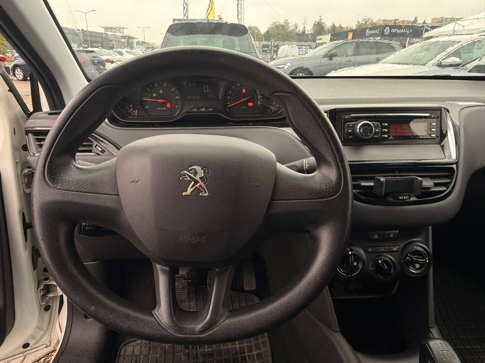 Peugeot 208 - zdjęcie 7