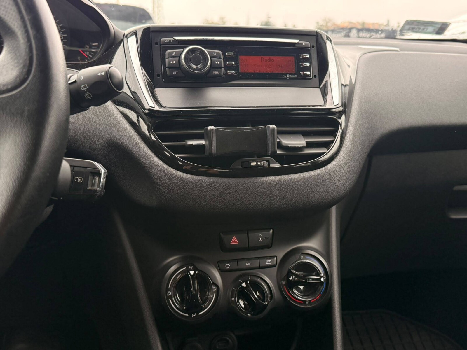Peugeot 208 - zdjęcie 5
