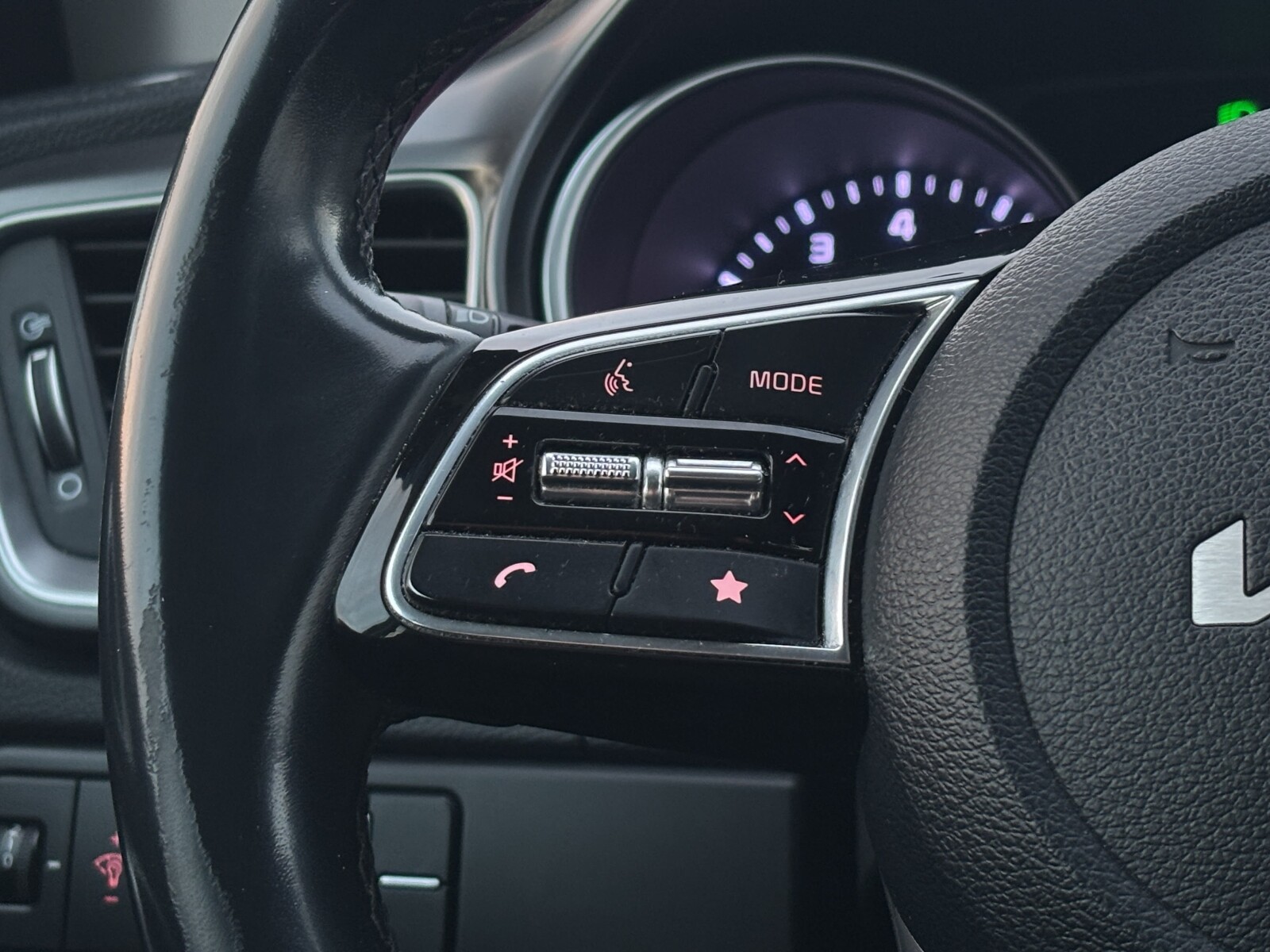 Kia Ceed - zdjęcie 12