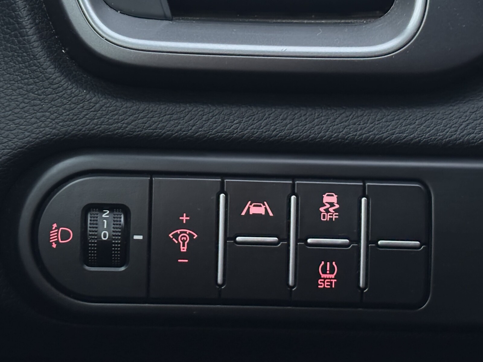 Kia Ceed - zdjęcie 19