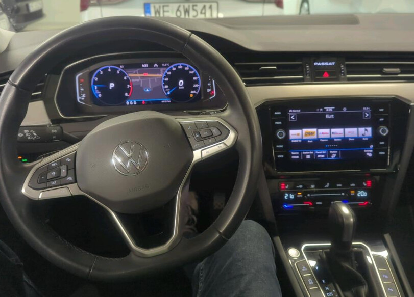 Volkswagen Passat Variant - zdjęcie 5