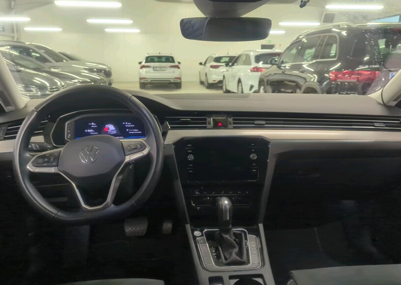 Volkswagen Passat Variant - zdjęcie 6