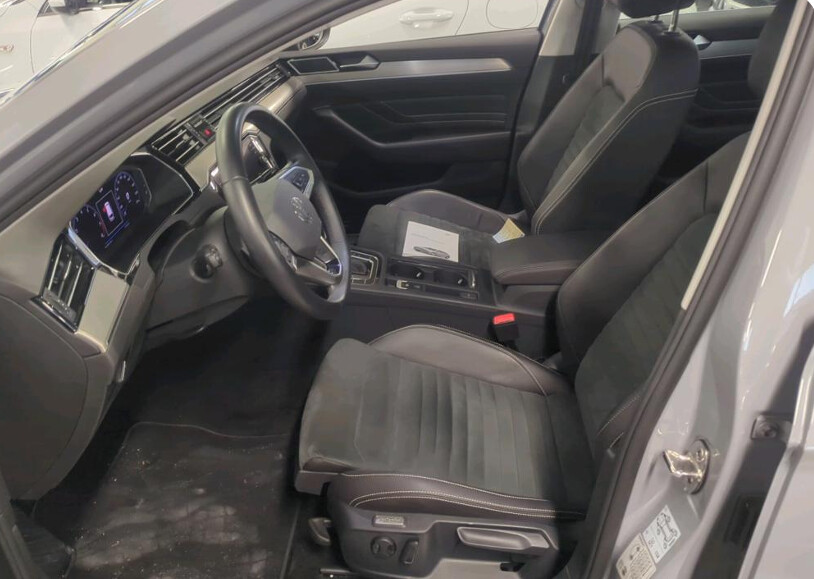 Volkswagen Passat Variant - zdjęcie 3