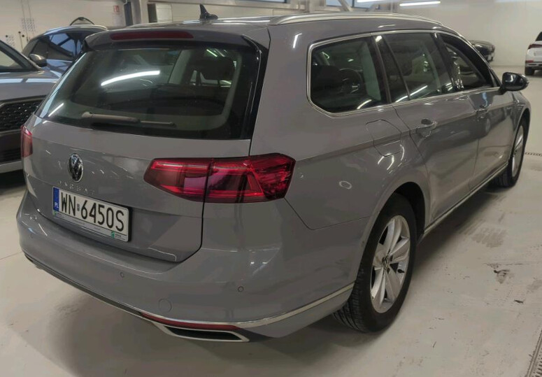 Volkswagen Passat Variant - zdjęcie 2