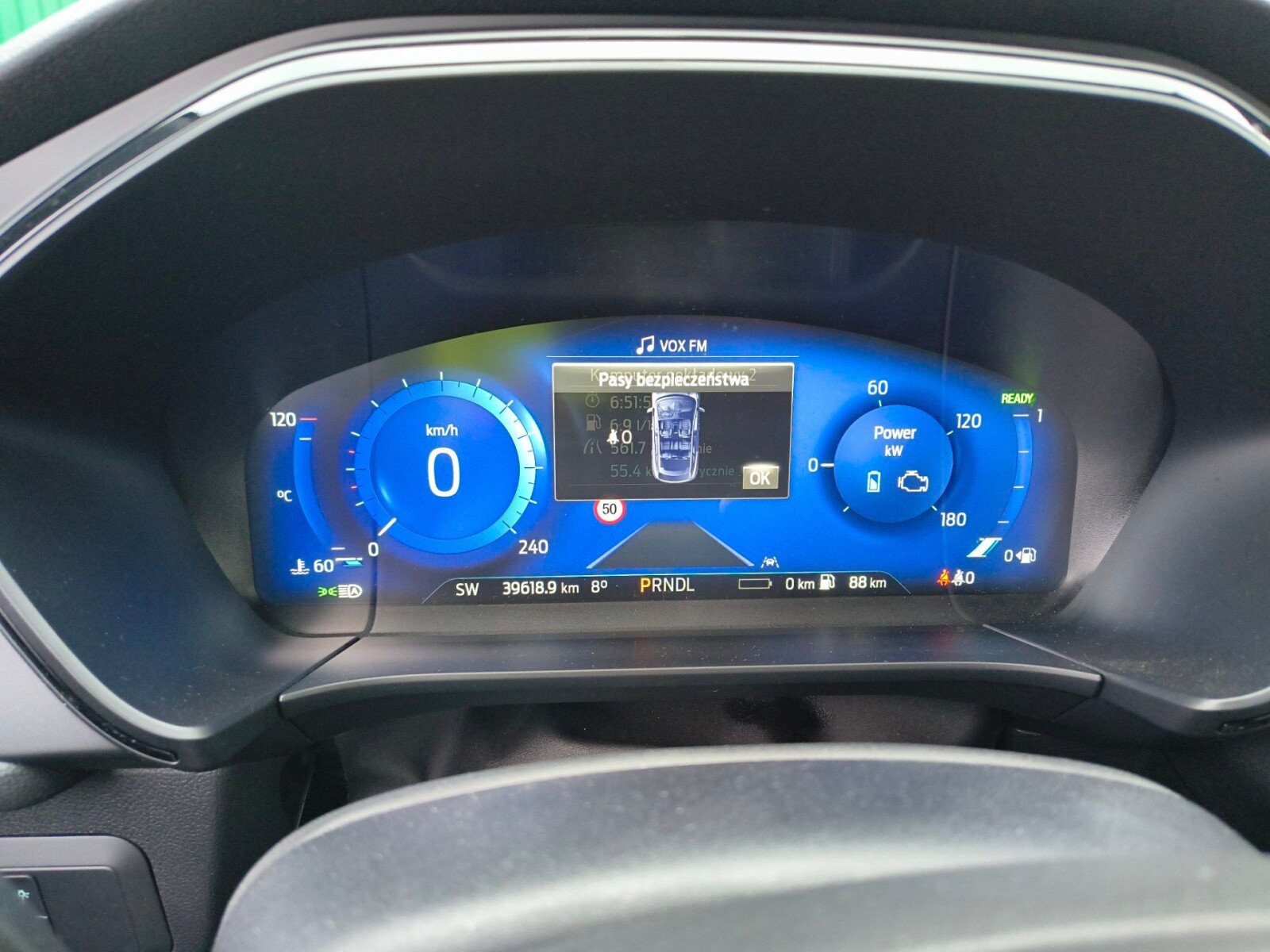 Ford Kuga - zdjęcie 16