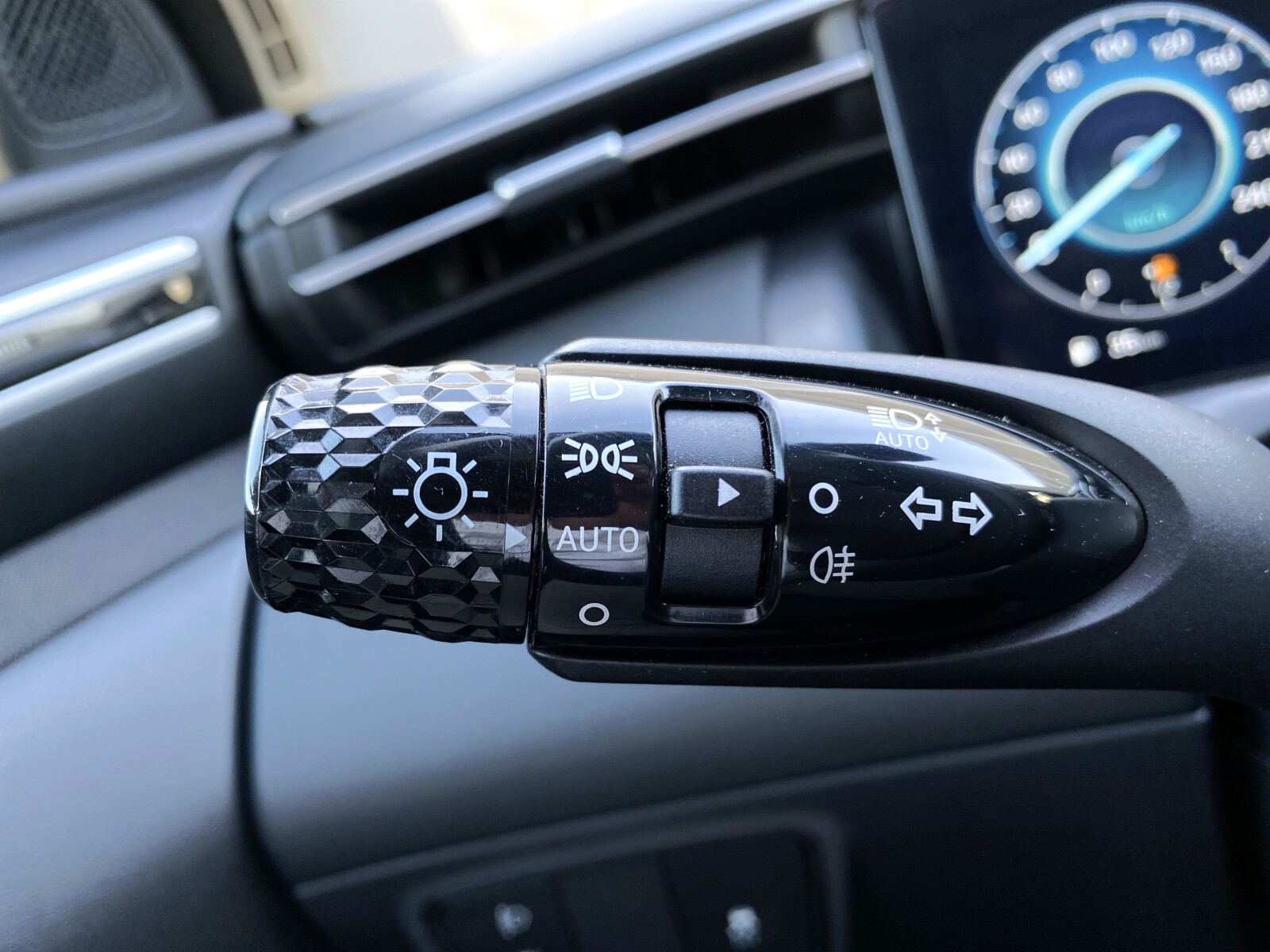 Hyundai Tucson - zdjęcie 26