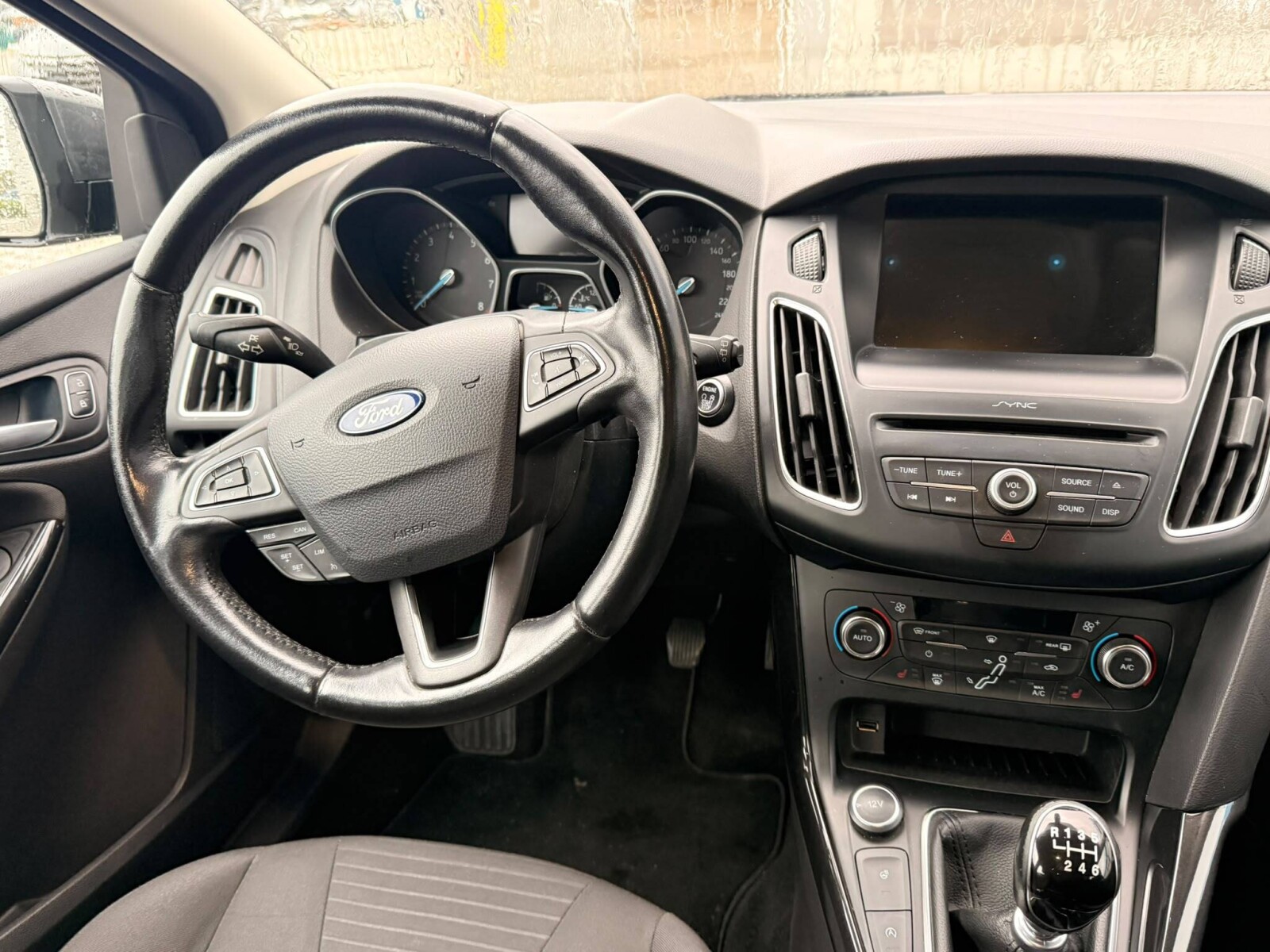 Ford Focus - zdjęcie 6